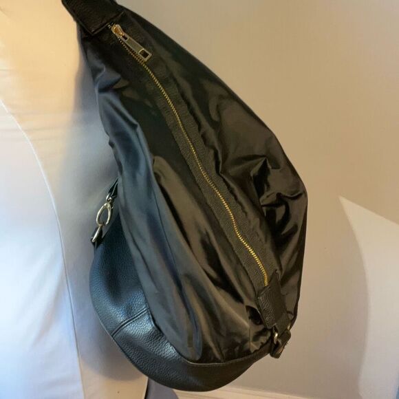 Loume Black Nylon and Vegan Leather Slouchy Backpack, Gold hardware - Picture 12 of 16